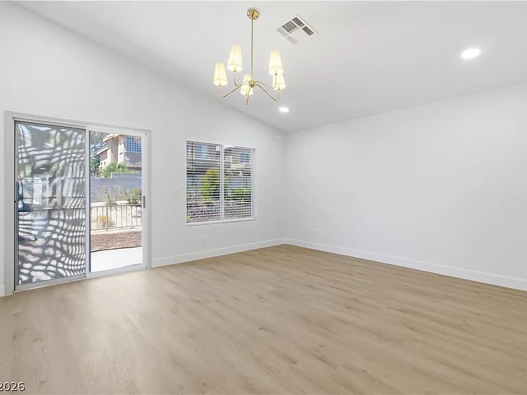 2137 Crestline Falls Pl — Photo 21