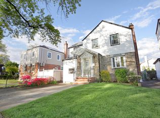 5607 Francis Lewis Blvd, Oakland Gardens, NY 11364