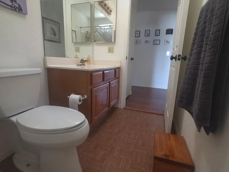 2nd bathroom.