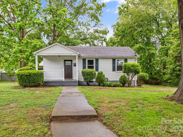93 34th Street Ct NW, Hickory, NC 28601