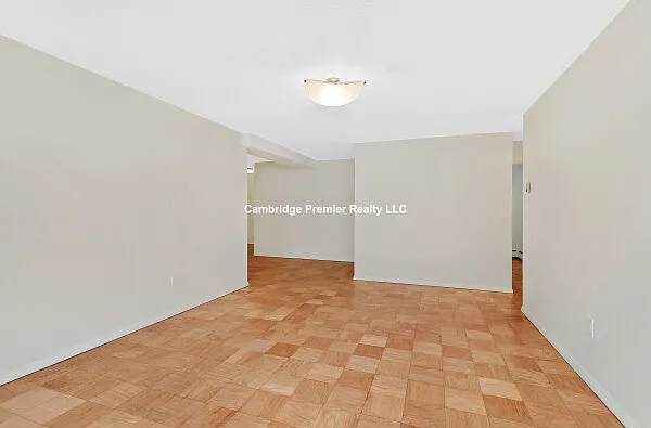 3 bed, 980 sqft, $5,000 — Photo 4