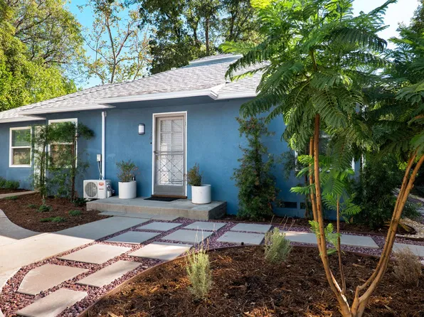 110 N Mountain Trl, Sierra Madre, CA 91024