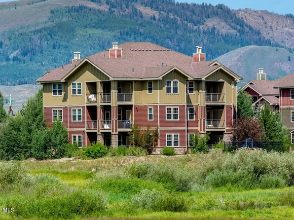 156 Village Road #D-304, Granby, CO 80446