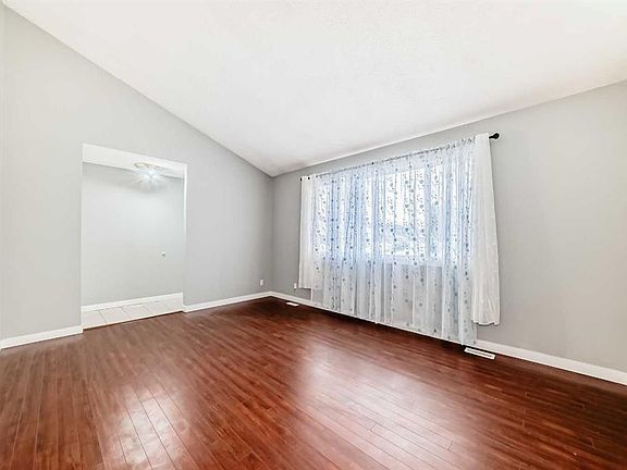 3rd image of 130 W Pinemeadow Rd NE