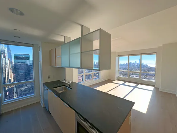 350 West 42nd Street image 7 of 33