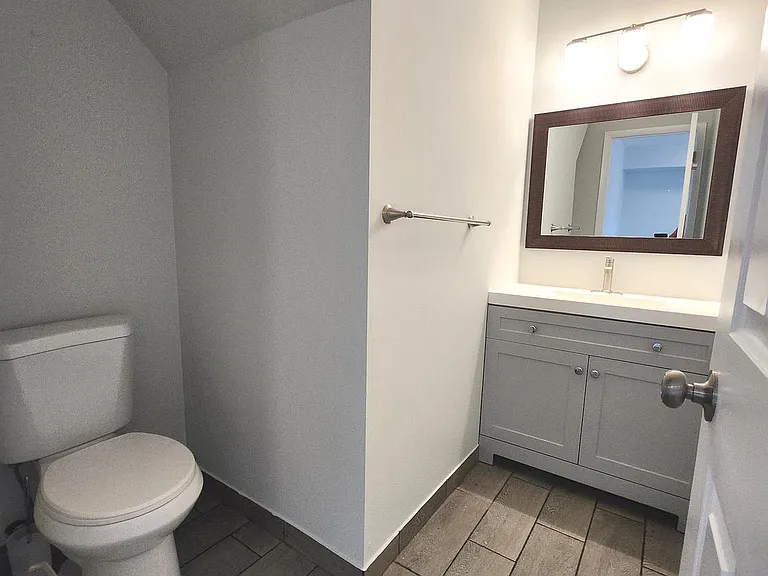 114 Brent Ct — Photo 13