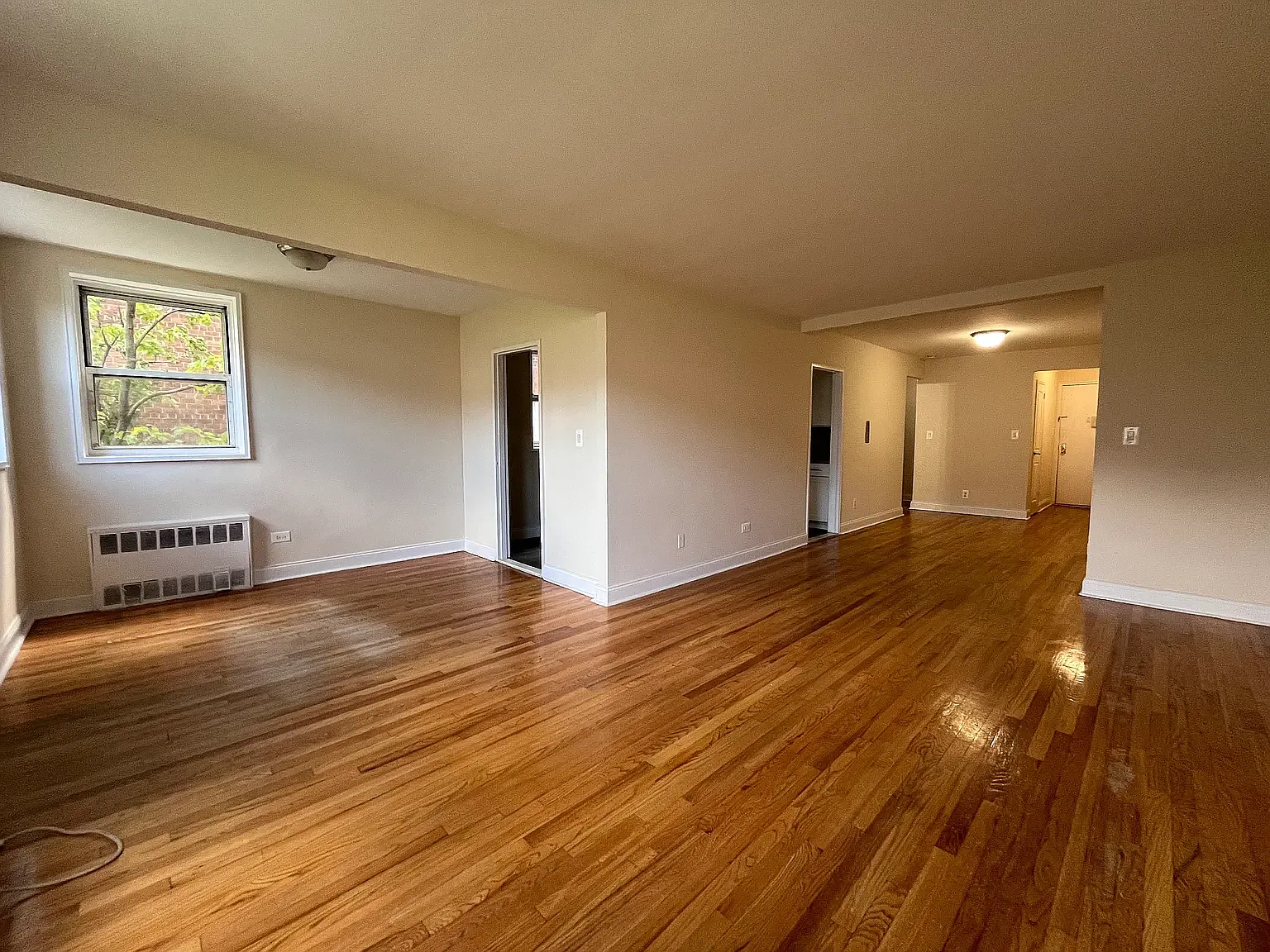 84-31 Van Wyck Expressway — Photo 1