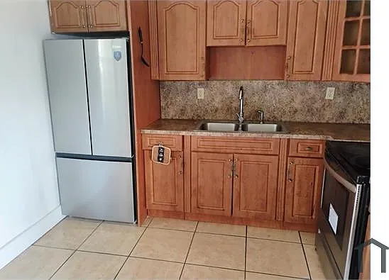 3 bed, 1159 sqft, $2,700 — Photo 1