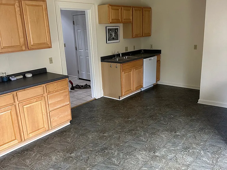 231 Rutgers St #3 — Photo 4