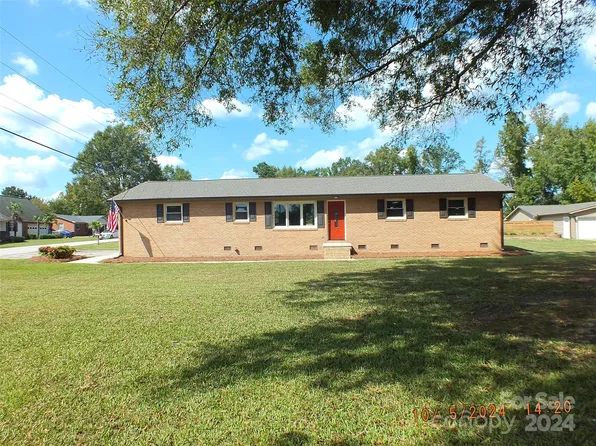 1126 Suttle Rd, Lancaster, SC 29720