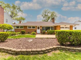 1011 W Pendleton Pl, Mount Prospect, IL 60056
