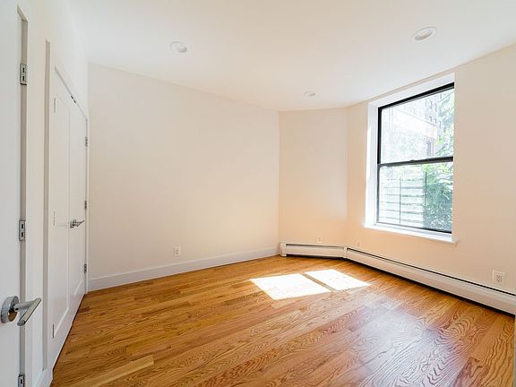 5th image of 312 W 121st St APT 5C