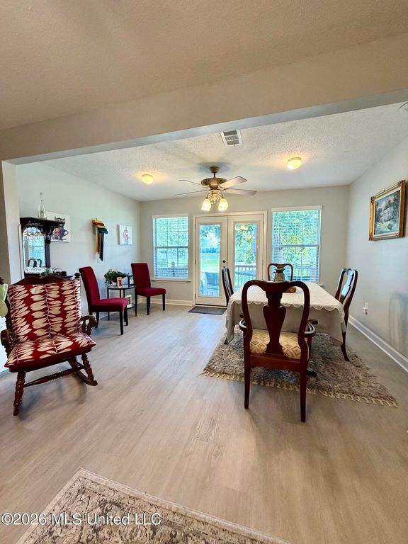 708 Lakeside Dr, Carriere, MS - More