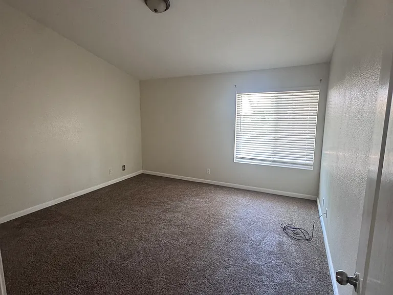 1520 Cardinal St — Photo 8