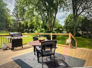 7152 W Mineral Point Rd, Verona, WI 53593