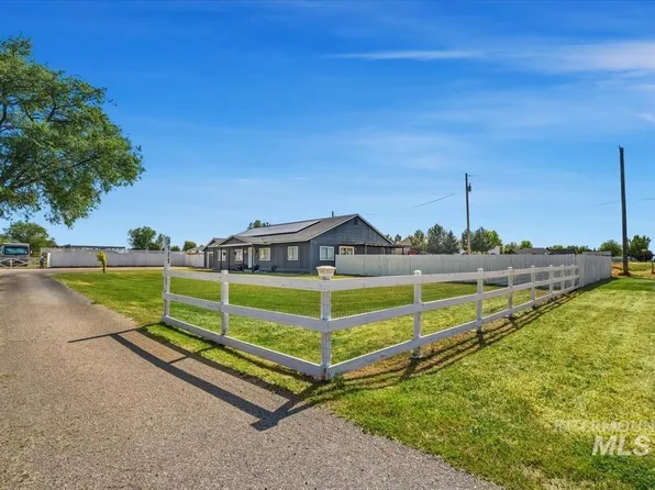 3717 E Locust Ln, Nampa, ID 83686