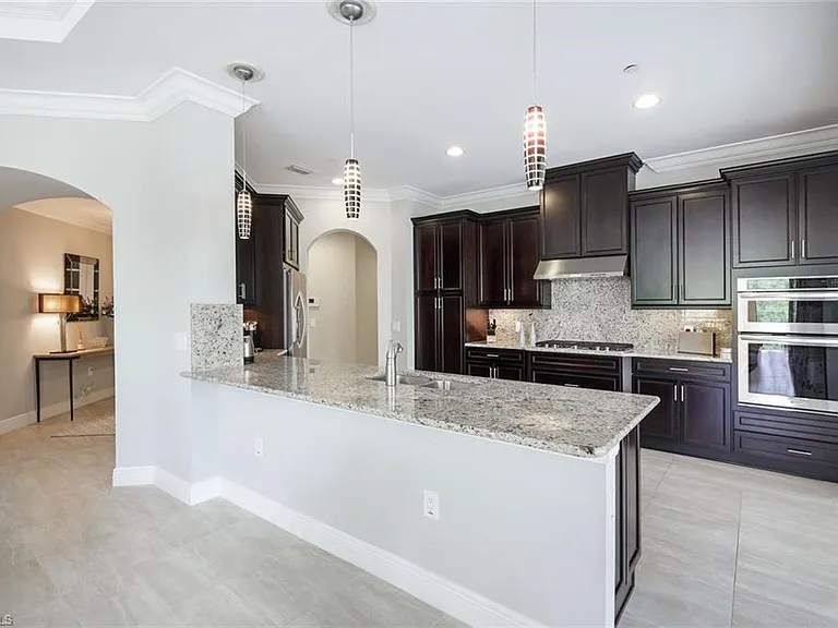 2751 Tiburon Blvd E #201 — Photo 8