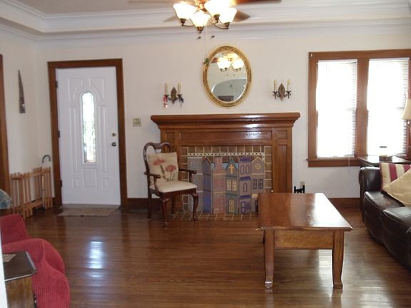 Living w/Fireplace