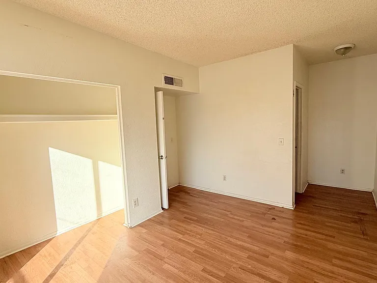 2808 E Monte Cristo Ave #201 — Photo 2