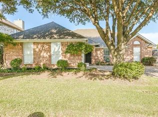 7667 Crosstimbers Ln, North Richland Hills, TX 76182