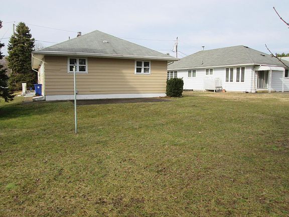 4th image of 11 Mount Blanc Ln