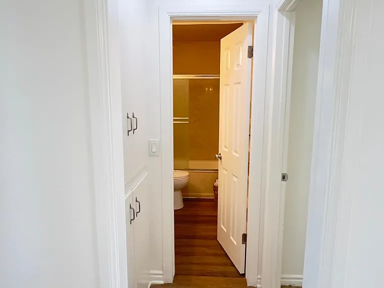 Downey North Apartments — Photo 1