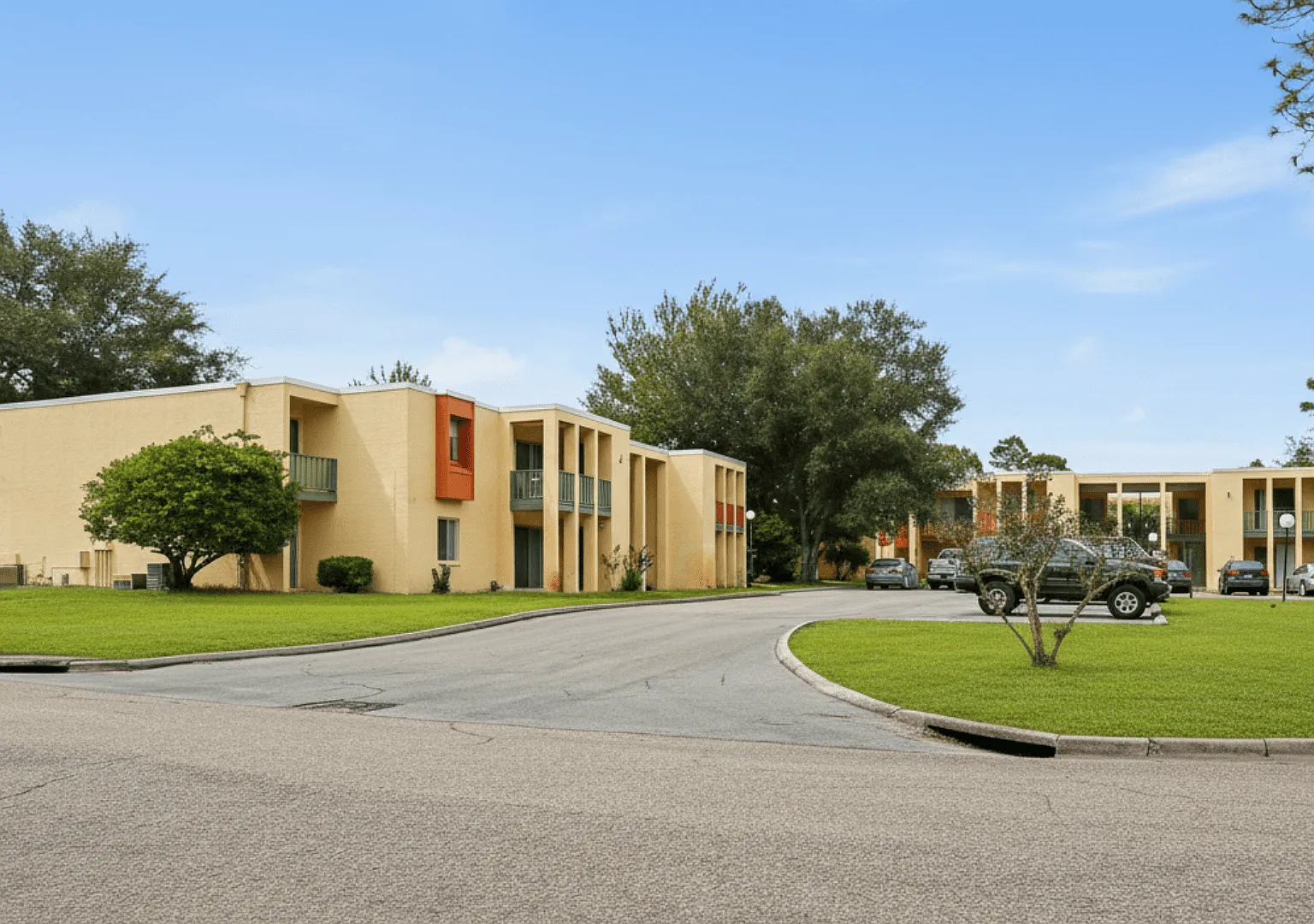 Aztec Villa Apartments — Photo 1