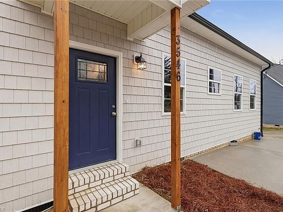 3rd image of 3546 Riverside Dr