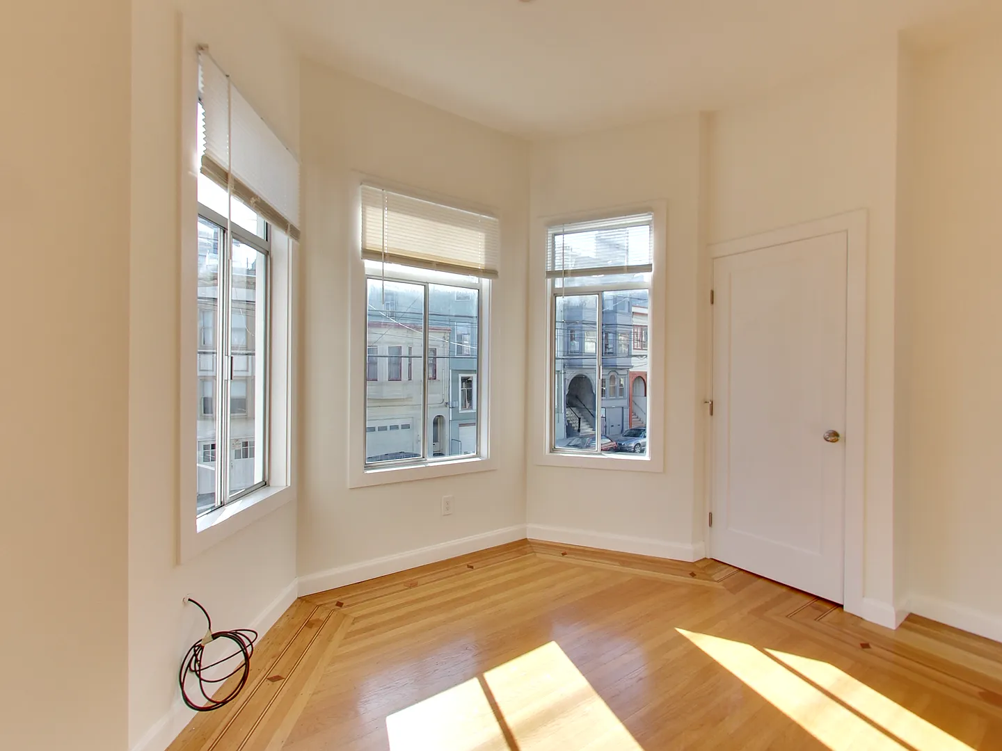4 bed, $10,995 — Photo 2