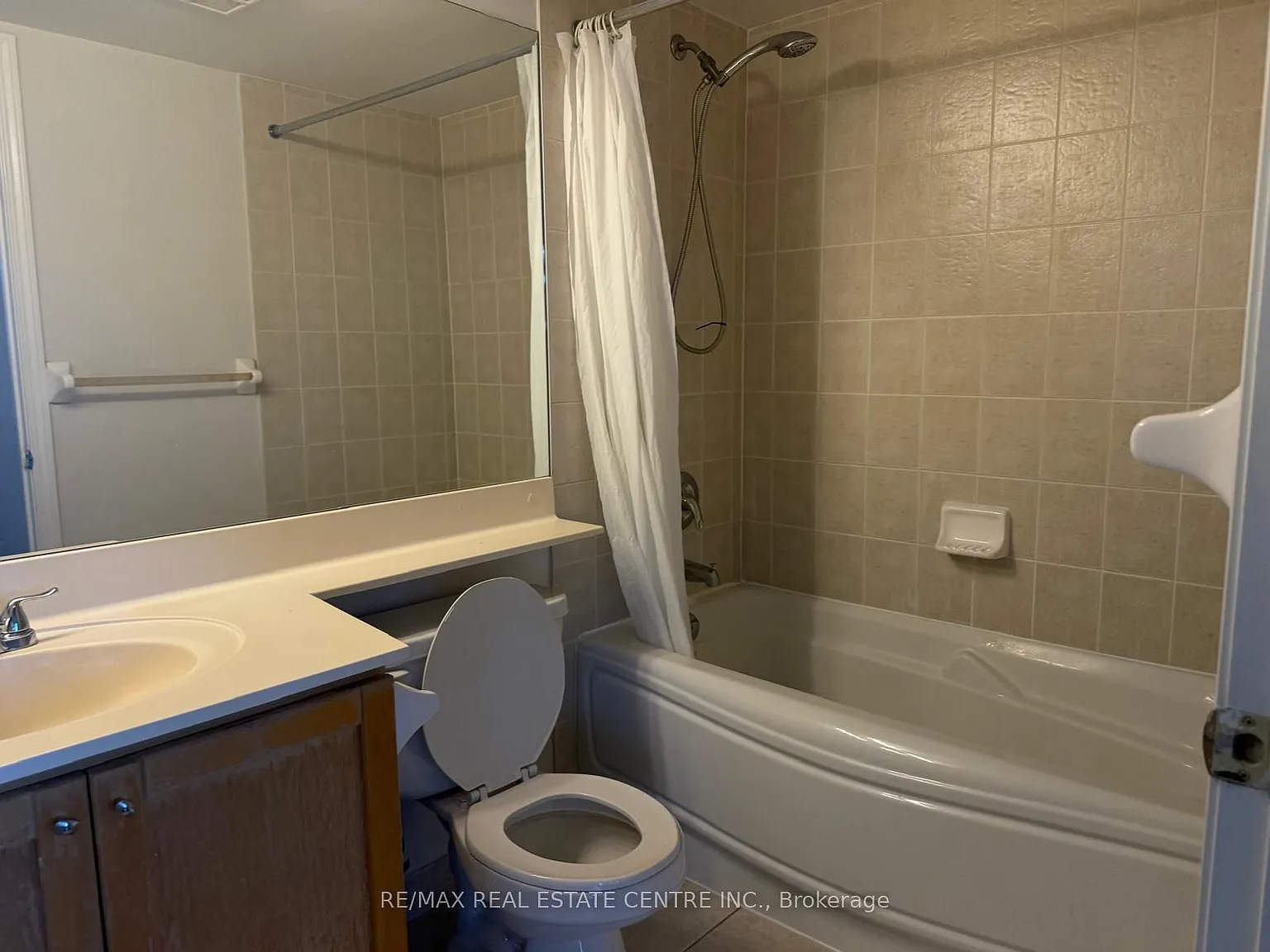 2 bed, $2,600 — Photo 4
