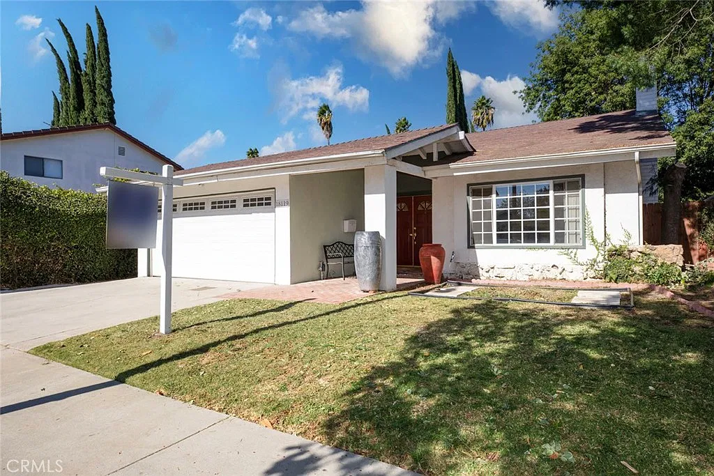 3 bed, 2.5 bath, 1876 sqft, $4,000 — Photo 2