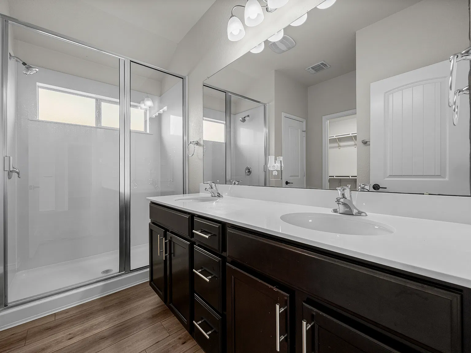 4 bed, 1725 sqft, $2,100 — Photo 4