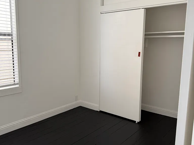 Middle Bedrooom