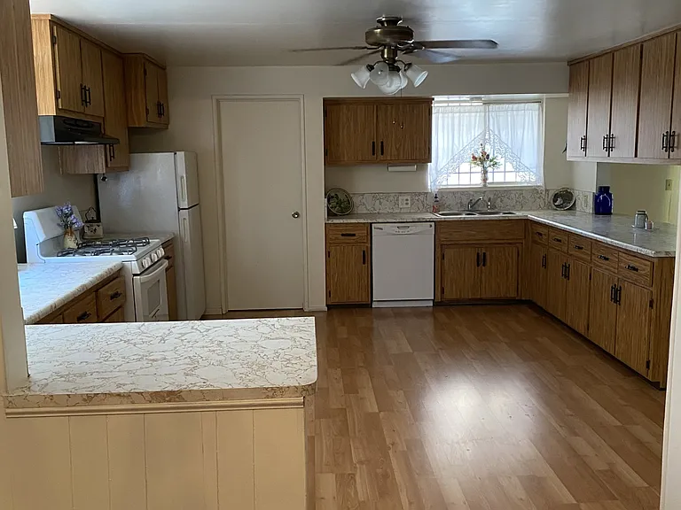 Dinning Room Looking into Kitchen