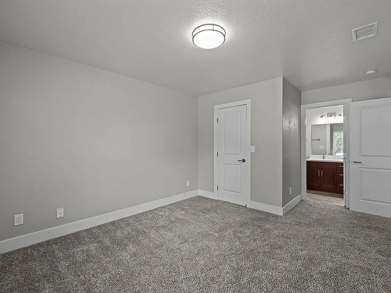 Sutter Station Apartments — Photo 61