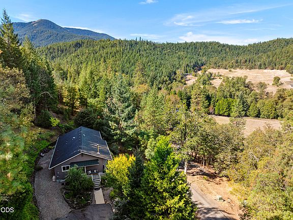 5th image of 8129 Thompson Creek Rd