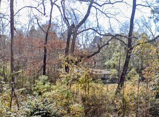 Lake Shore Rd, Jackson, MS 39212