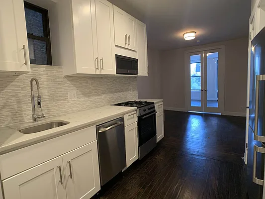 Rented by Tourma Realty LLC | media 28