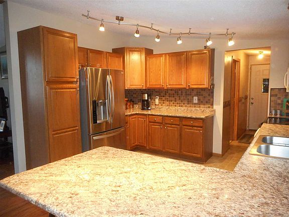 3rd image of 435 King Olavs Ln