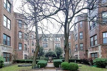 1st image of 2433 W Greenleaf Ave #3