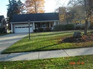 6104 Elmwood Ave, Independence, OH