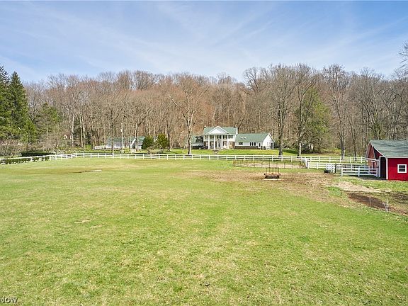3rd image of 535 Crystal Lake Rd