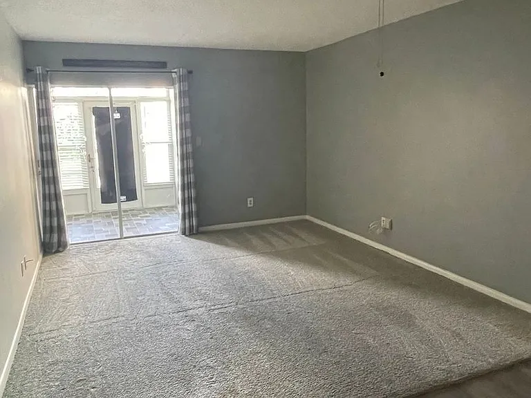 333 Joel Blvd #138 — Photo 32