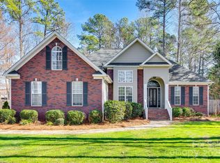 1352 N Dobys Bridge Rd, Fort Mill, SC 29715