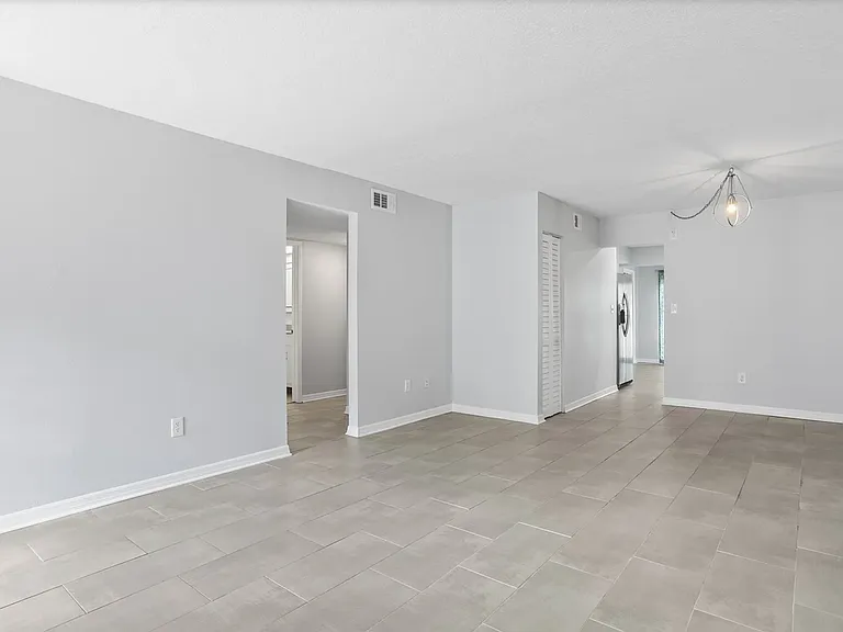 4920 Locust St NE #115 — Photo 4