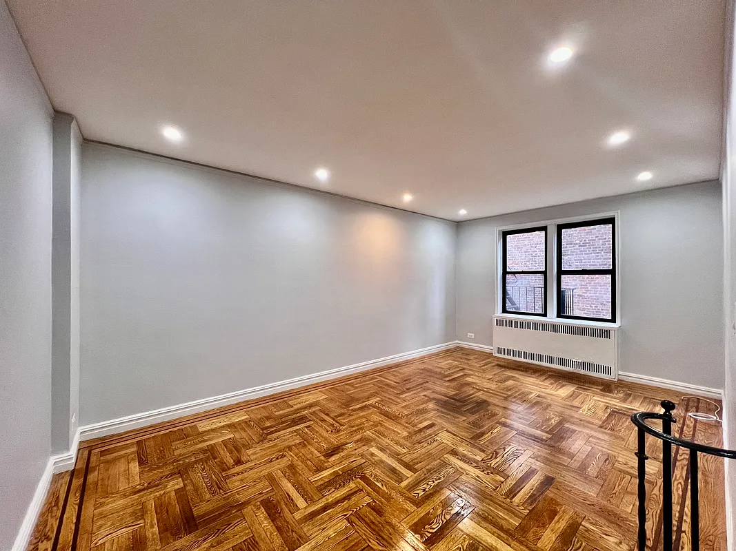 729 West 186th St Unit 5D  