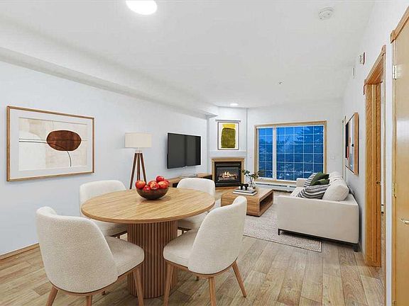 4th image of 4512 W 52nd Ave #202