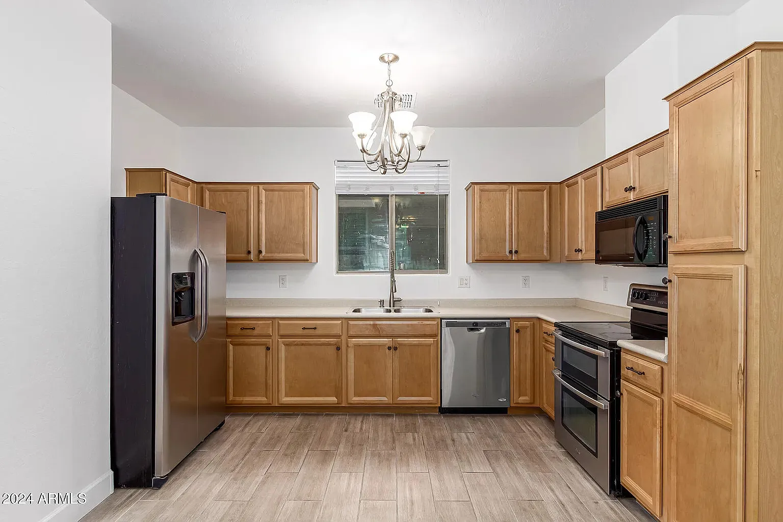 4 bed, 2.5 bath, 1480 sqft, $2,650 — Photo 4