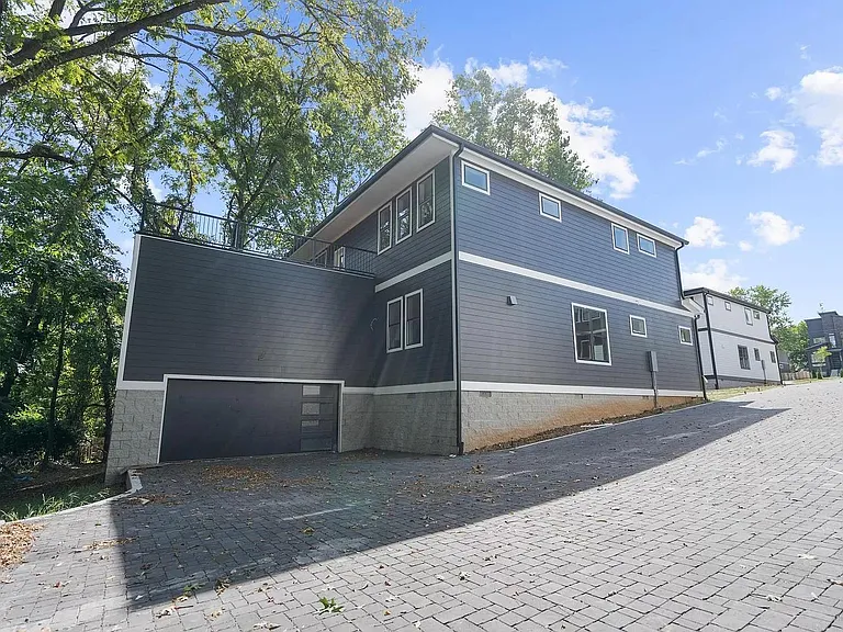 2321A Carter Ave — Photo 40