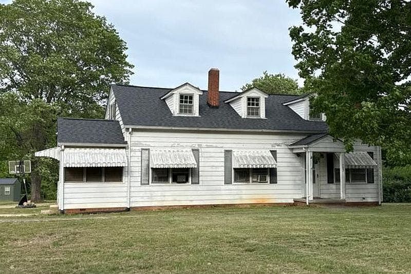 1st image of 763 Coleridge Rd